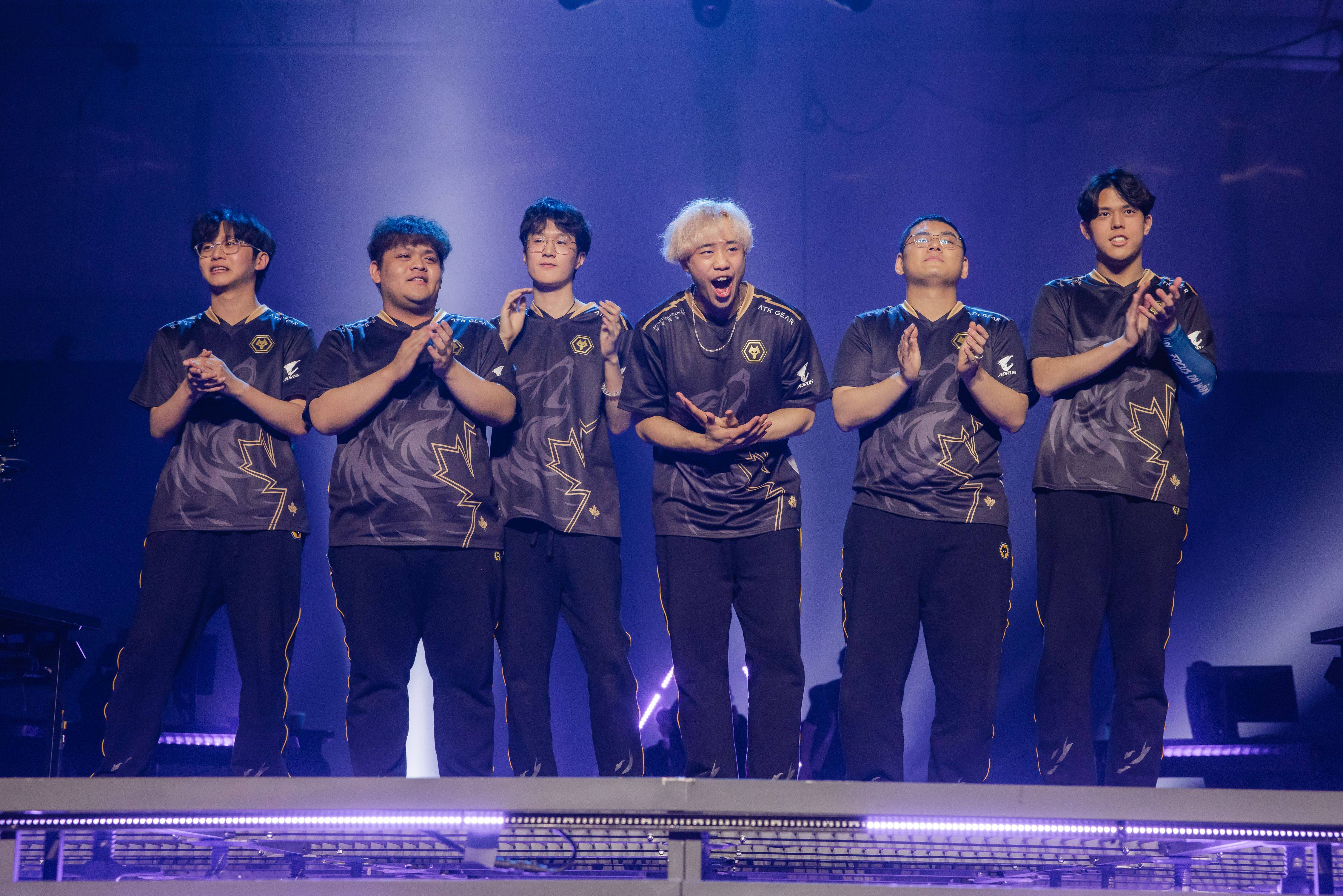 包含T1险胜GEN，Xiaohu线上压制力十足峡谷大战八强赛，强势挺进下一轮的词条