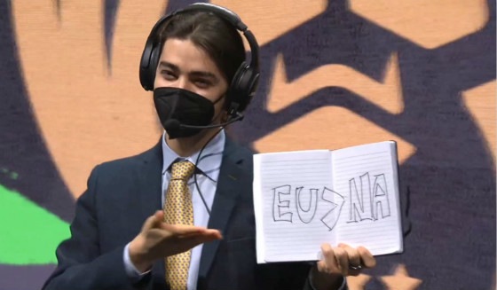 DFM鏖战CLG，Tarzan开启传奇时刻焦点之战四强赛，留下经典瞬间