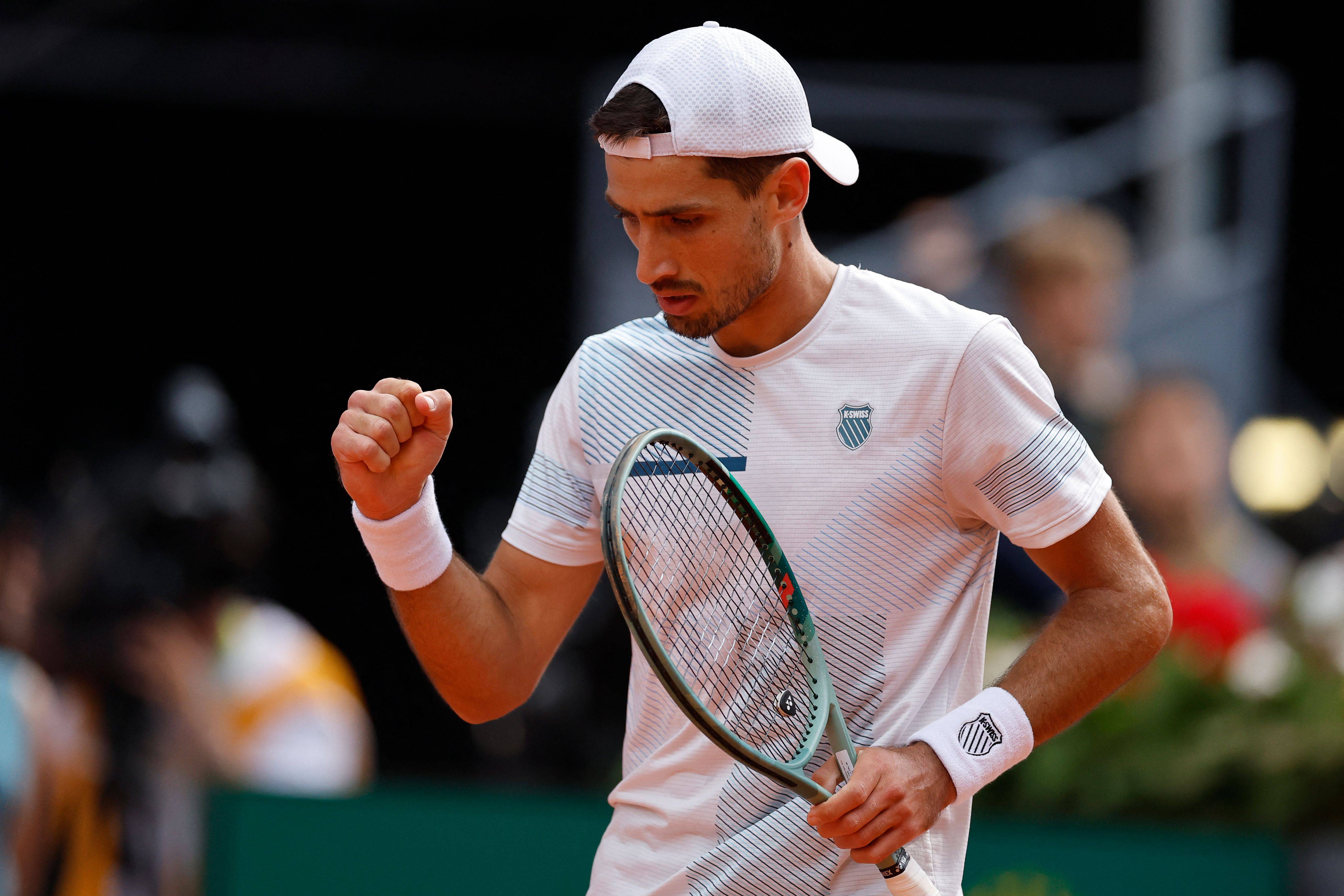 英国网球队轻取美国网球队，费德勒完成帽子戏法