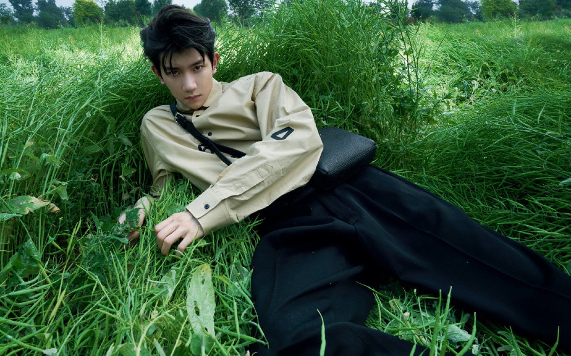 非洲雄鹰啄伤英超豪门！无名后卫用最古典的方式锁死三亿豪阵